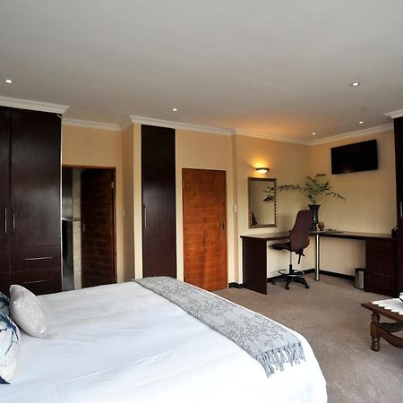 Sunset Manor Guest House بوتشيفستروم المظهر الخارجي الصورة