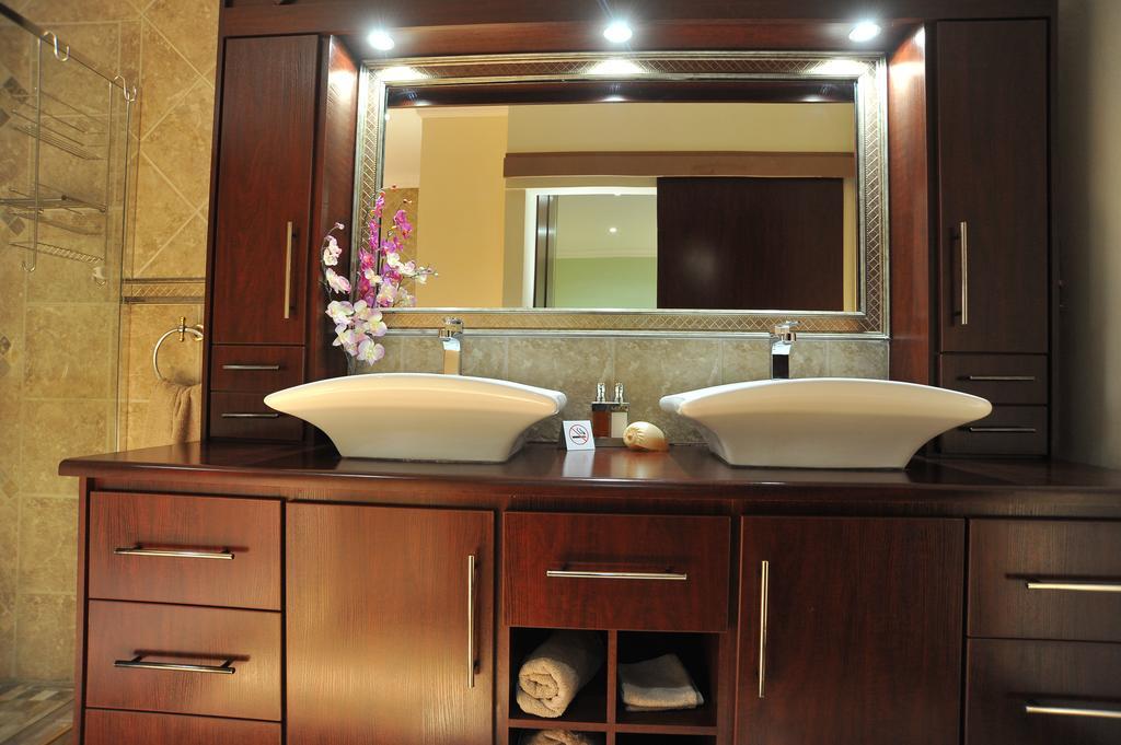 Sunset Manor Guest House بوتشيفستروم المظهر الخارجي الصورة