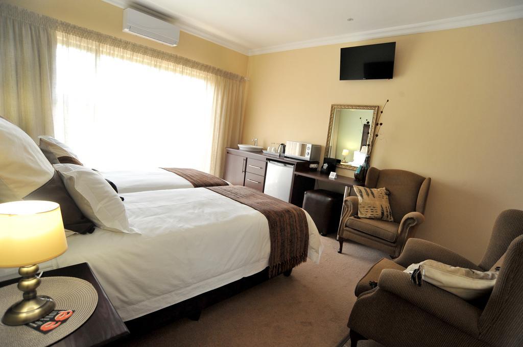 Sunset Manor Guest House بوتشيفستروم المظهر الخارجي الصورة