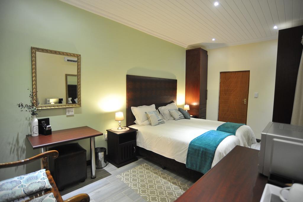 Sunset Manor Guest House بوتشيفستروم المظهر الخارجي الصورة
