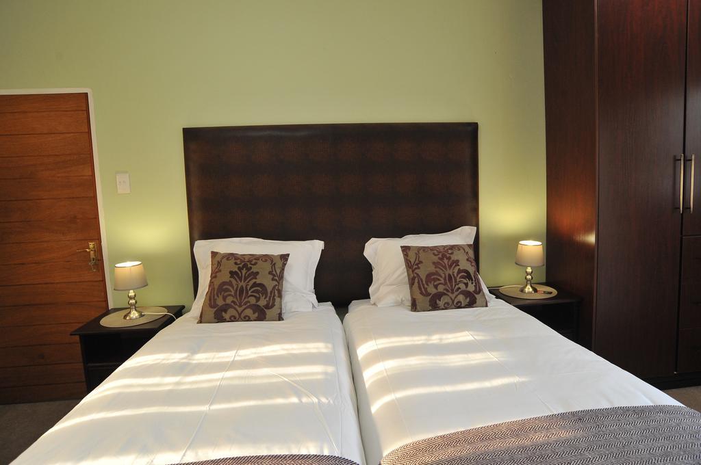 Sunset Manor Guest House بوتشيفستروم المظهر الخارجي الصورة