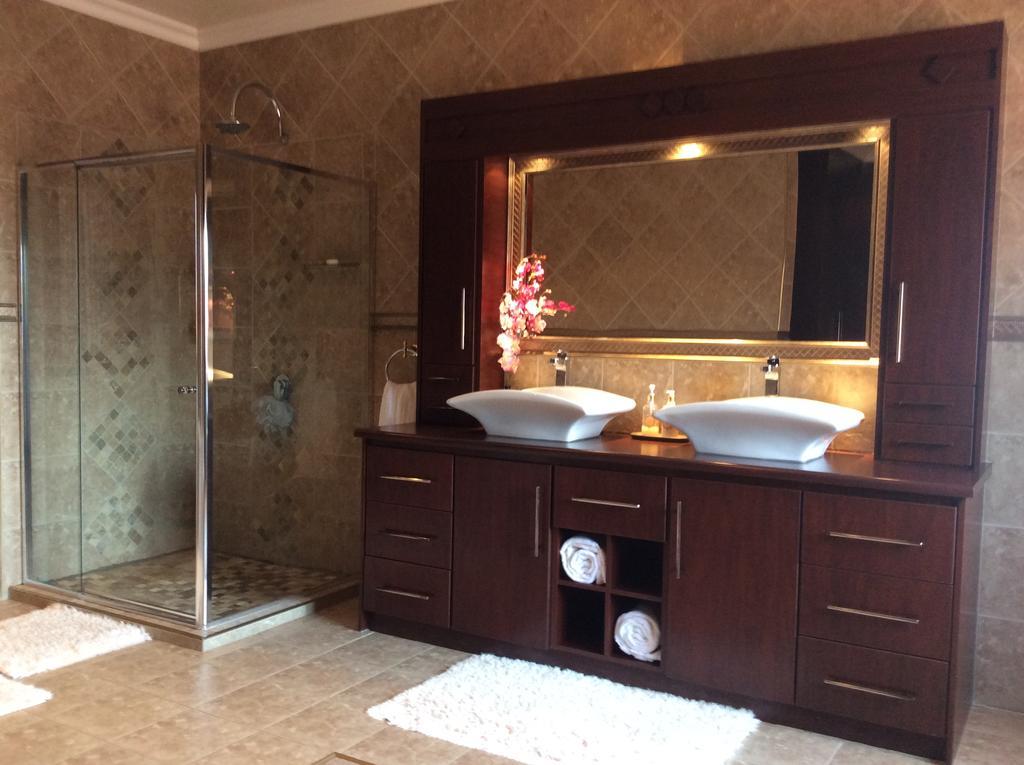 Sunset Manor Guest House بوتشيفستروم المظهر الخارجي الصورة
