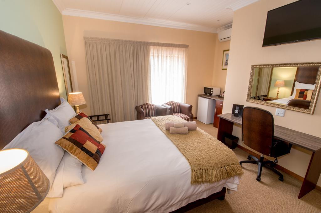Sunset Manor Guest House بوتشيفستروم المظهر الخارجي الصورة