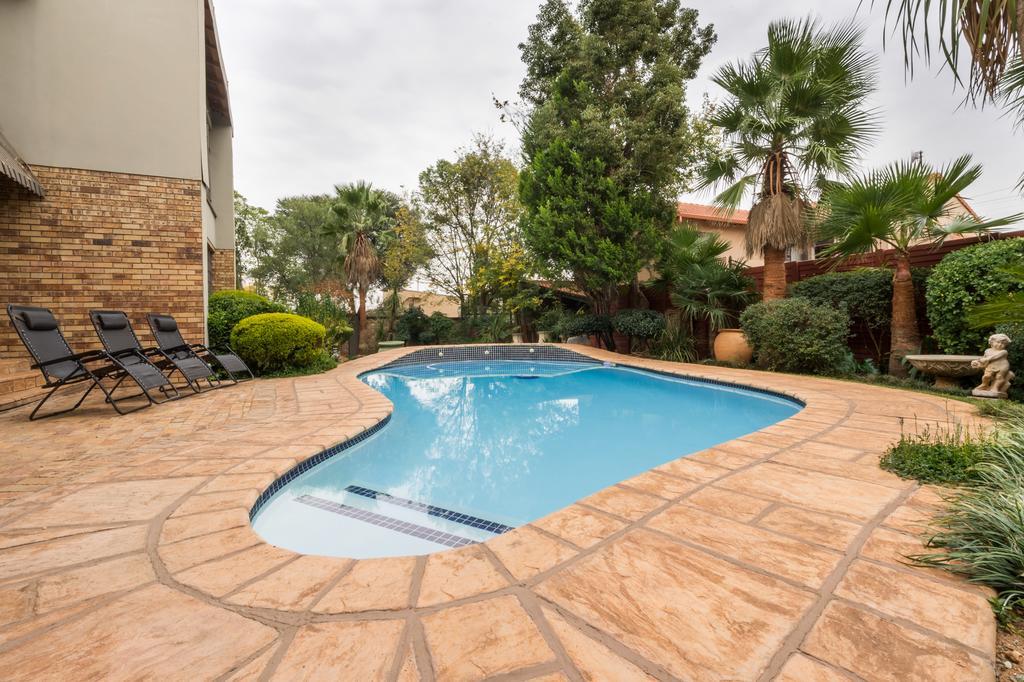 Sunset Manor Guest House بوتشيفستروم المظهر الخارجي الصورة