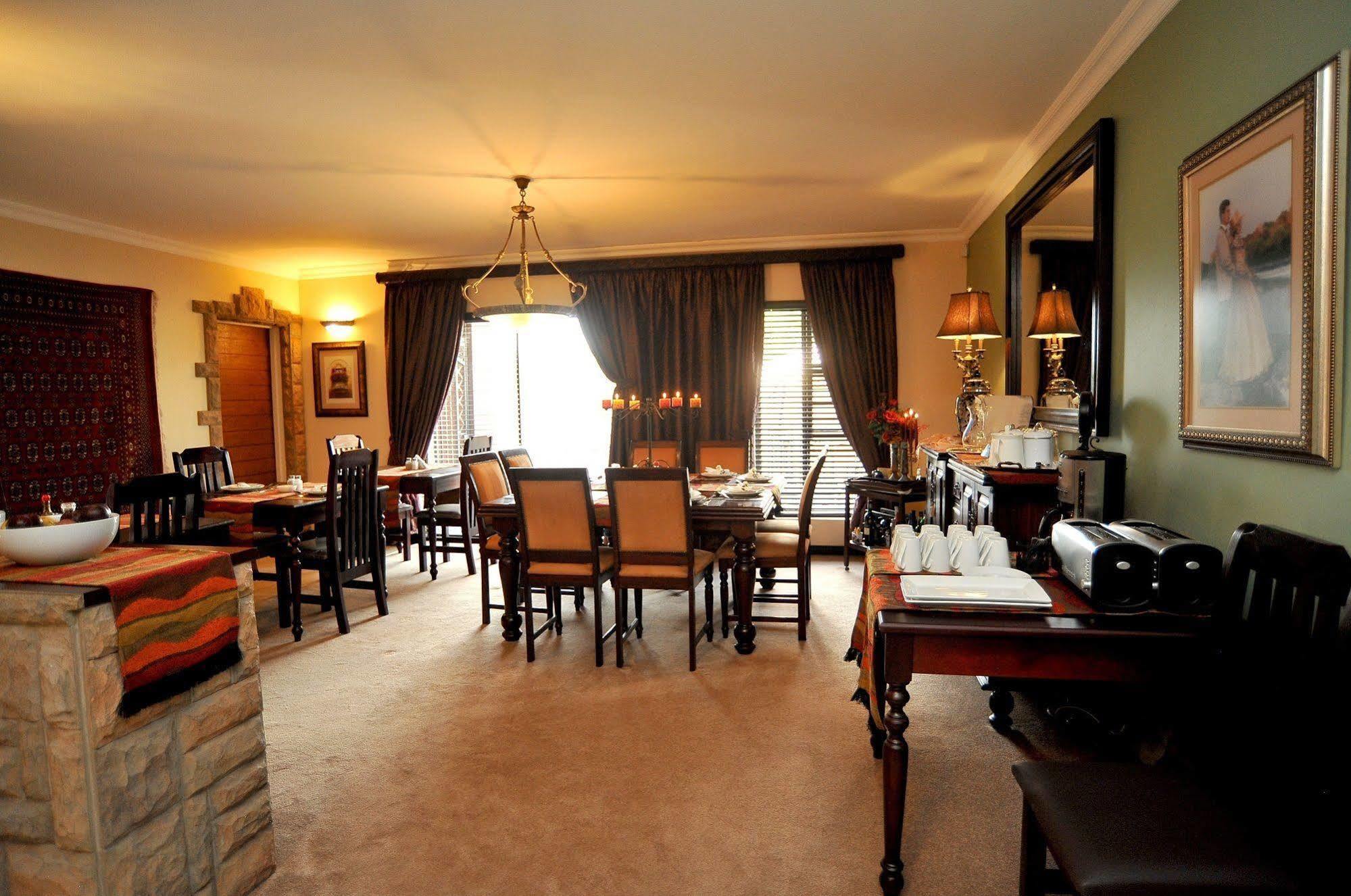 Sunset Manor Guest House بوتشيفستروم المظهر الخارجي الصورة